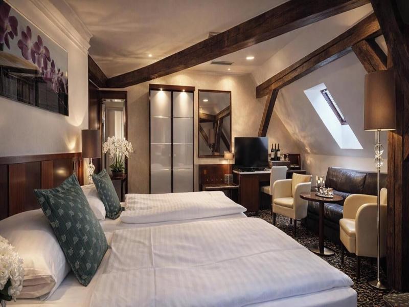 Hotel Grand image