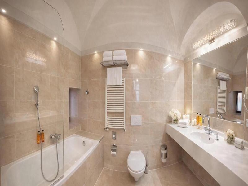 Hotel Grand image