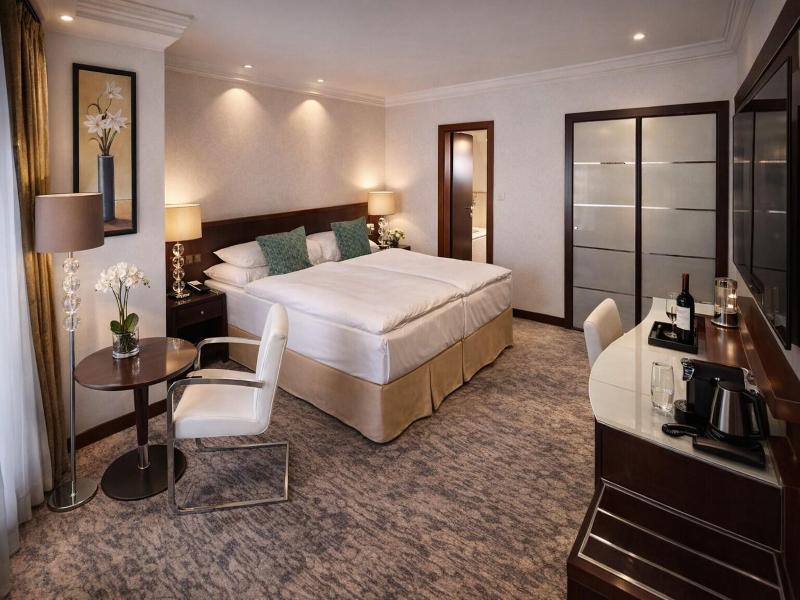 Hotel Grand image
