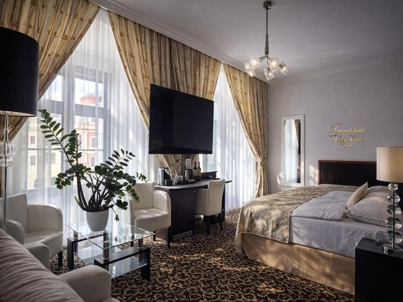 Hotel Grand image