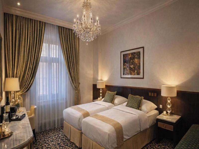 Hotel Grand image
