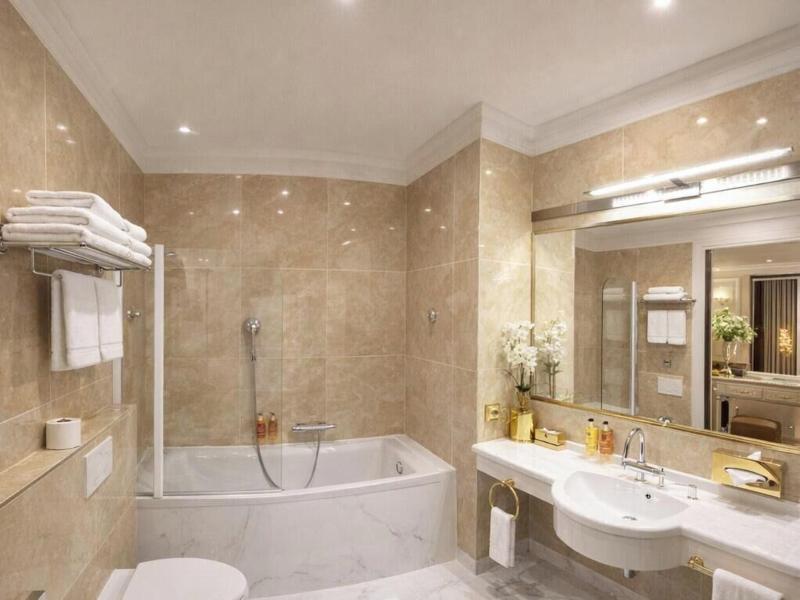 Hotel Grand image