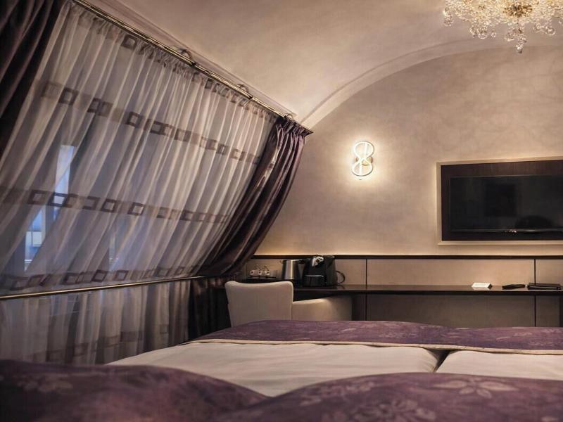 Hotel Grand image