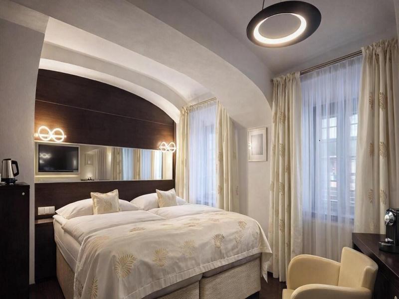 Hotel Grand image