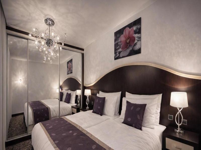 Hotel Grand image