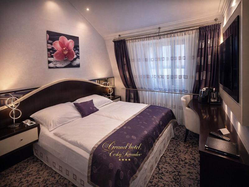 Hotel Grand image