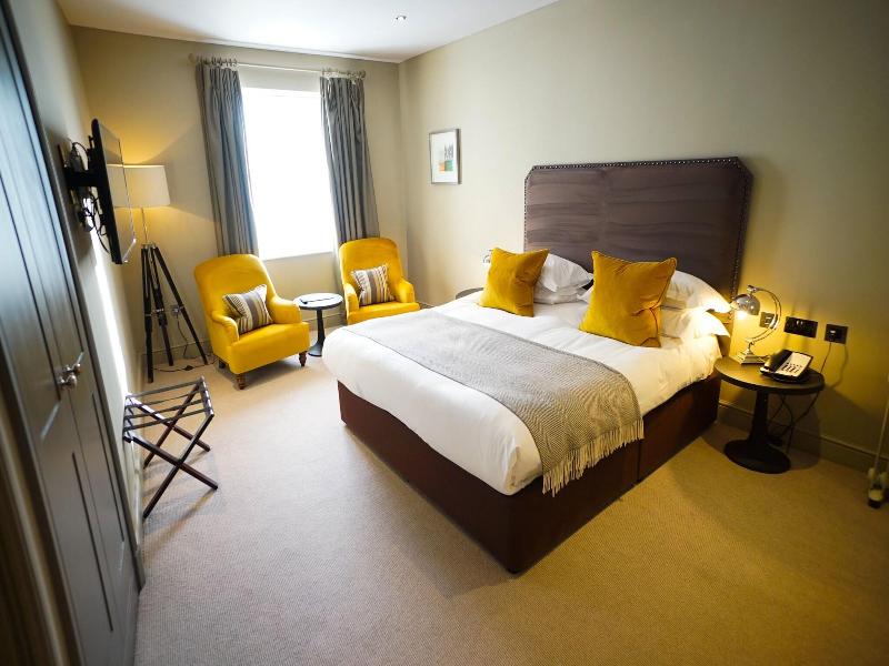Kings Head Hotel image
