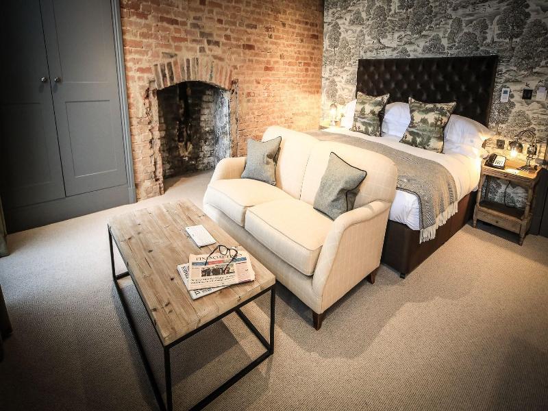 Kings Head Hotel image