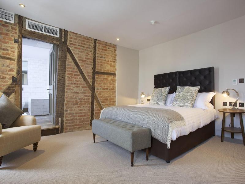 Kings Head Hotel image