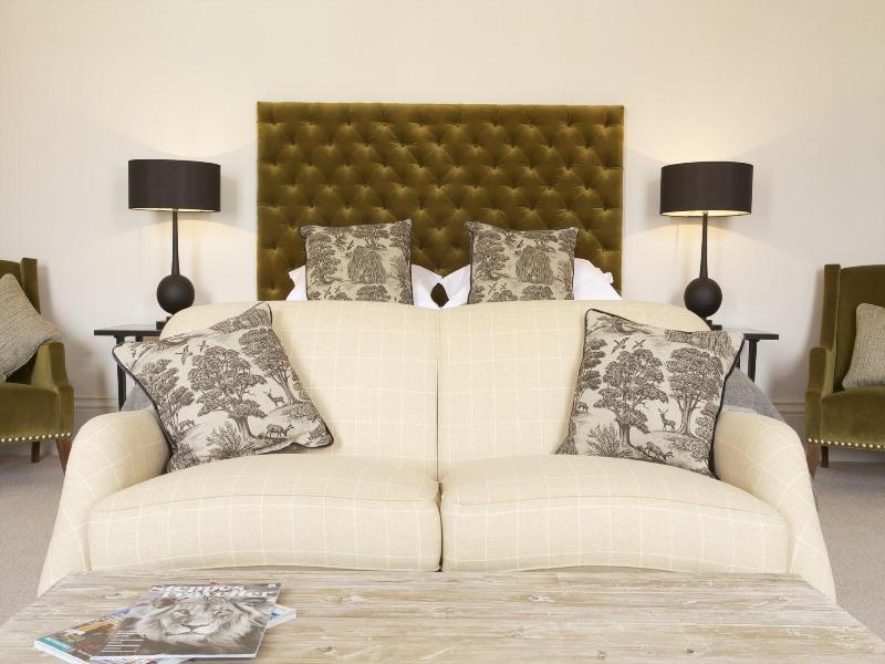Kings Head Hotel image