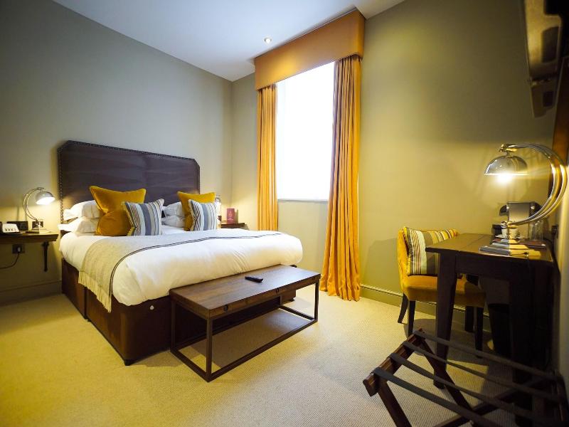 Kings Head Hotel image