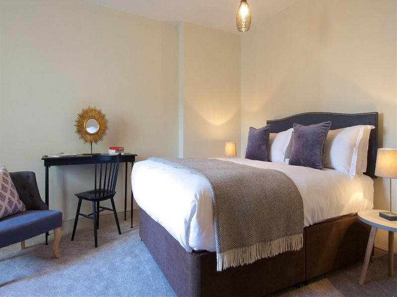 Kings Head Hotel image