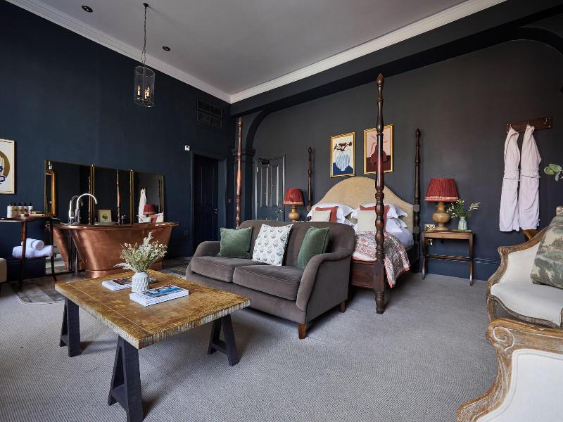 Kings Head Hotel image