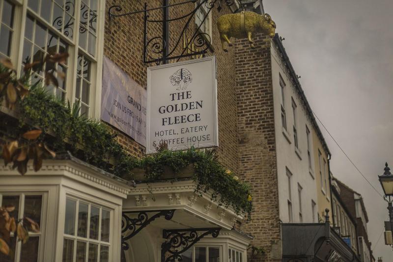 The Golden Fleece Hotel image