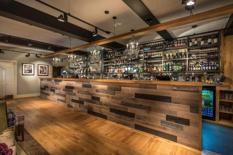 The Golden Fleece Hotel image
