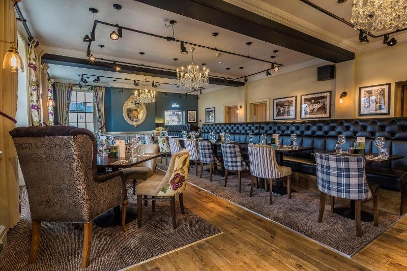 The Golden Fleece Hotel image