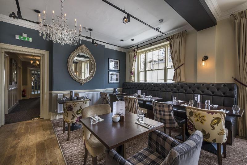 The Golden Fleece Hotel image