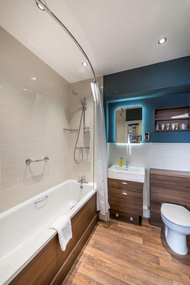 The Golden Fleece Hotel image