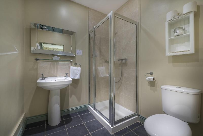 The Golden Fleece Hotel image