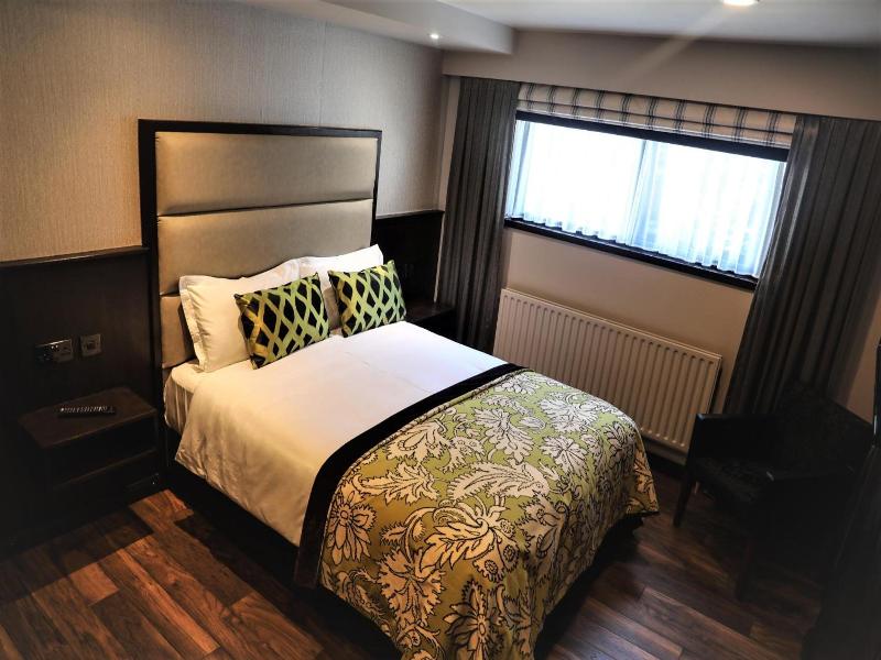 The Lansdowne Hotel image