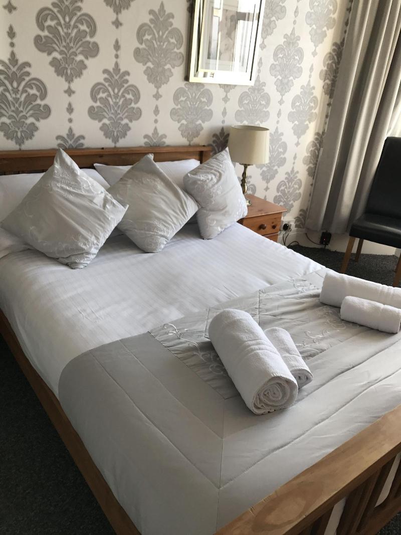 Queens Plaza Hotel image
