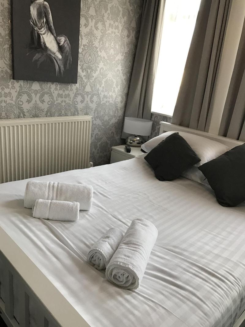 Queens Plaza Hotel image