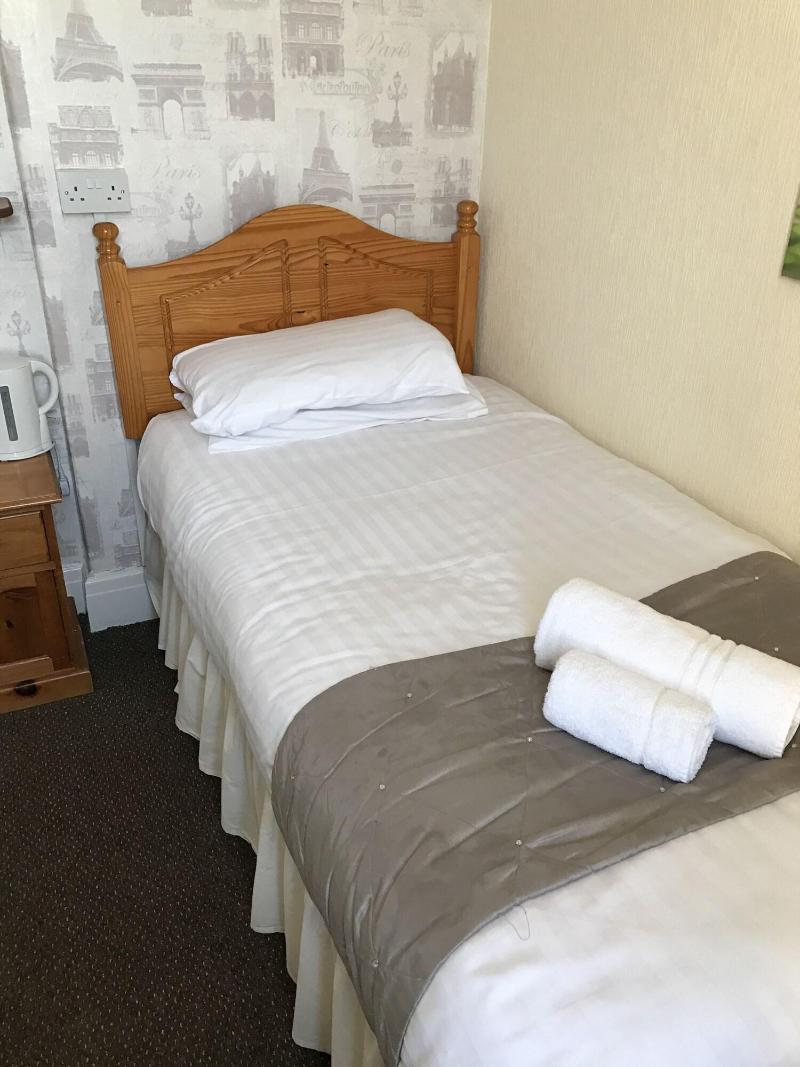 Queens Plaza Hotel image