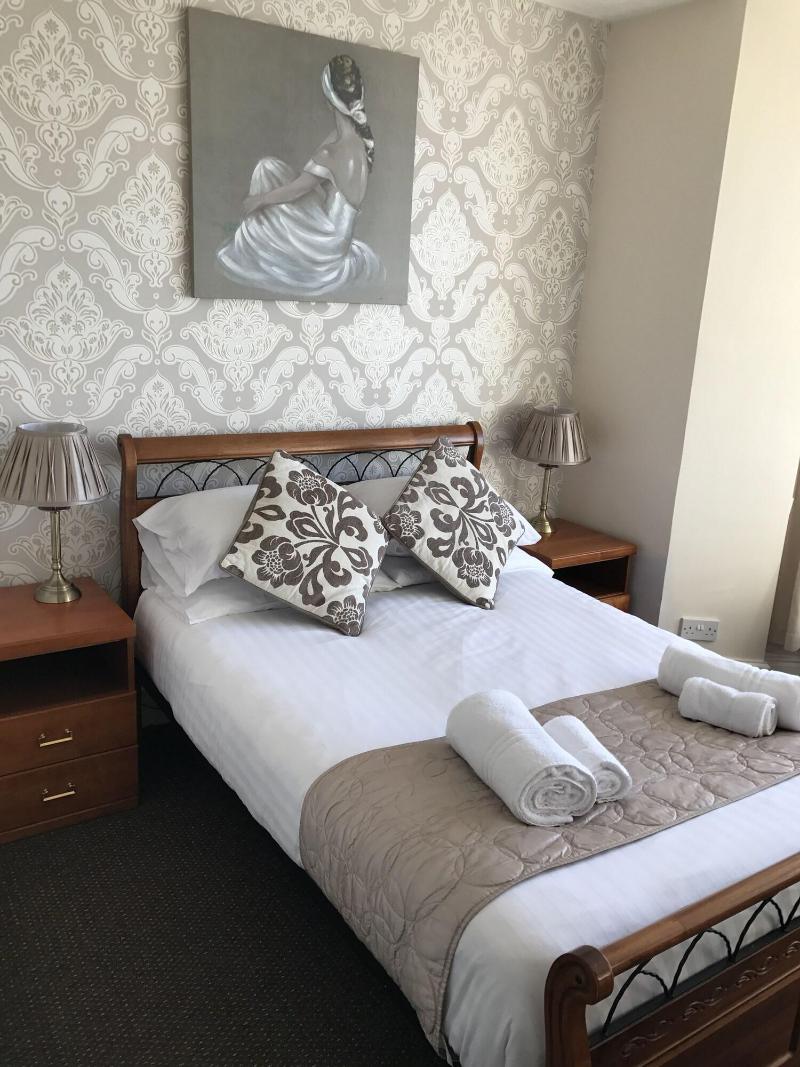 Queens Plaza Hotel image