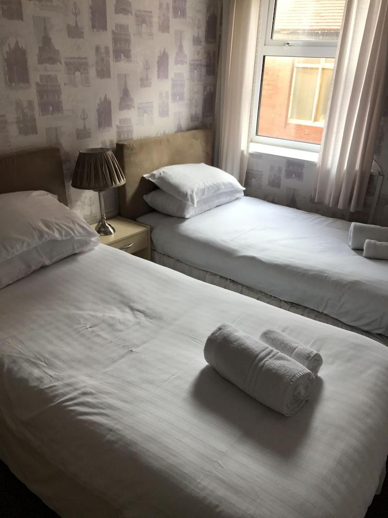 Queens Plaza Hotel image