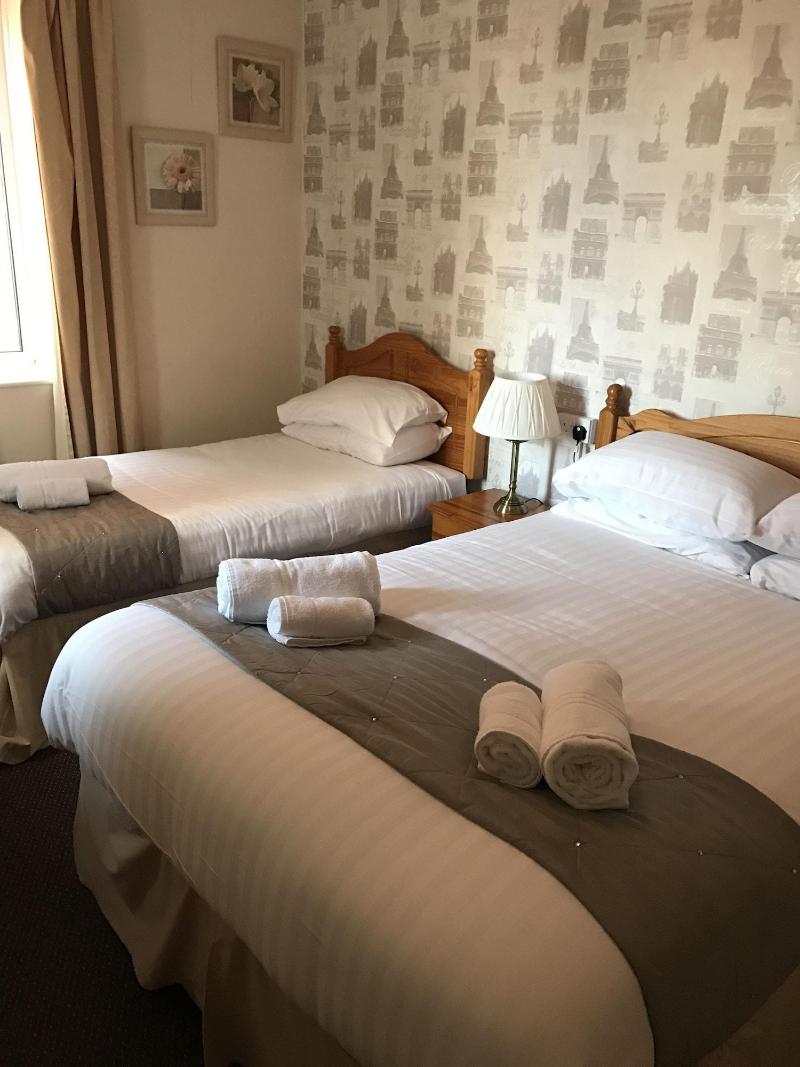 Queens Plaza Hotel image