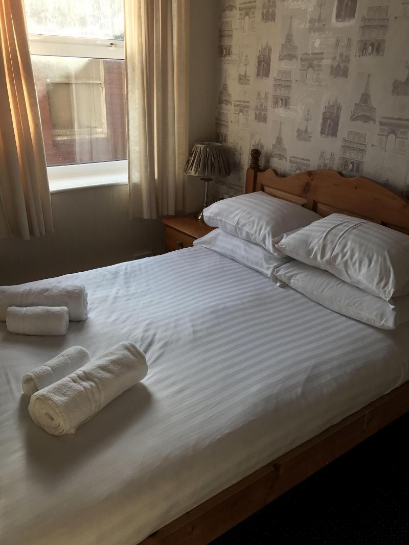 Queens Plaza Hotel image