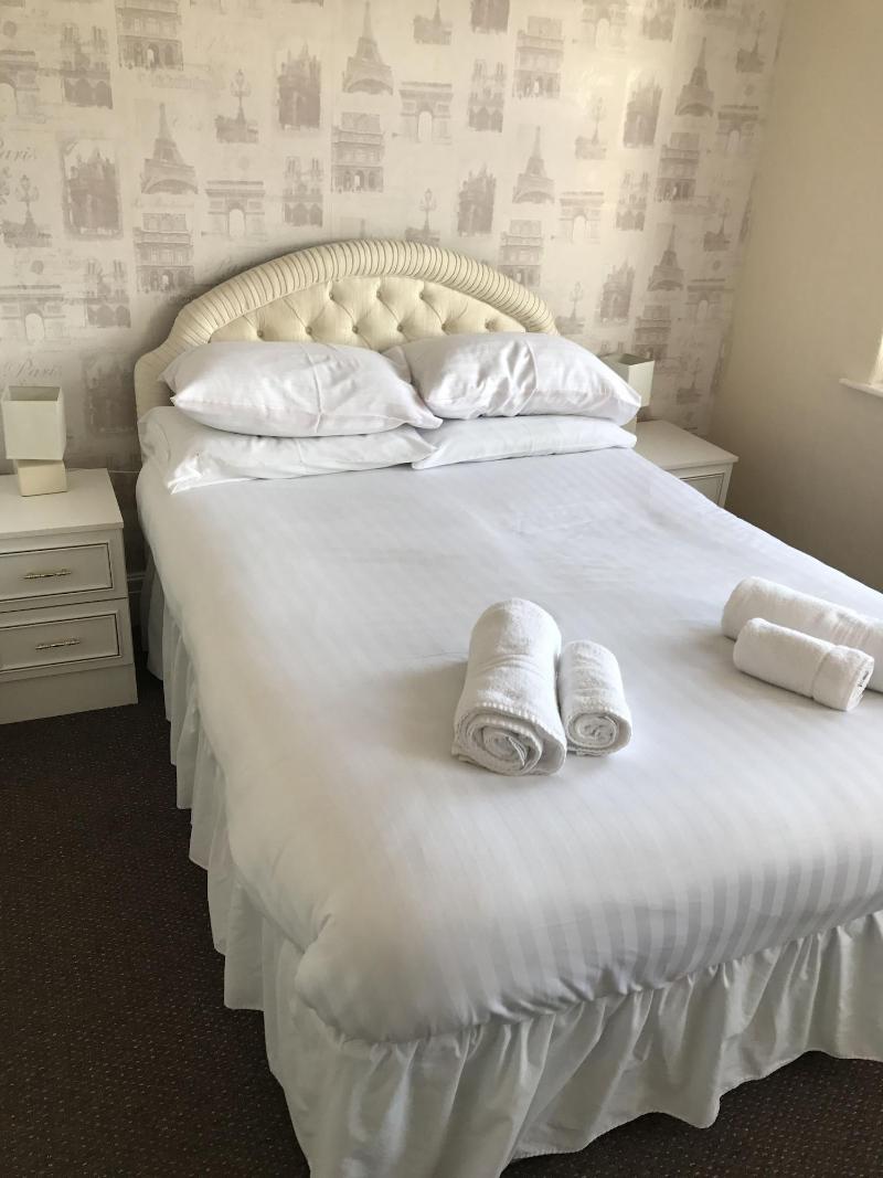 Queens Plaza Hotel image