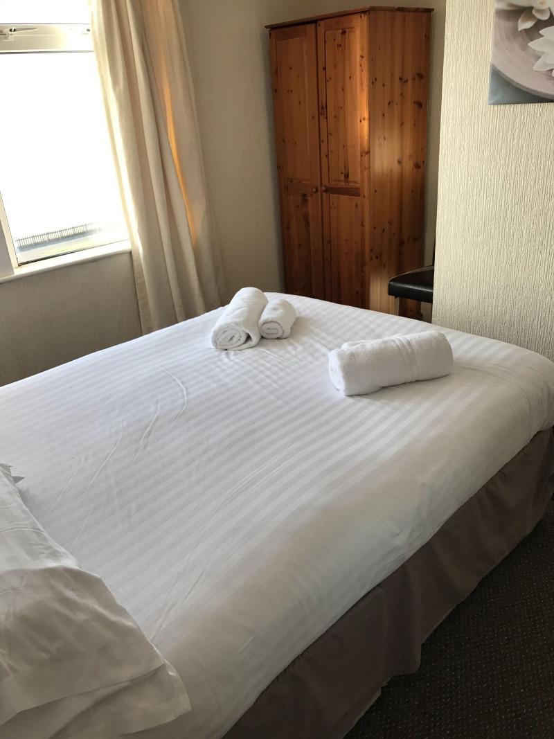 Queens Plaza Hotel image