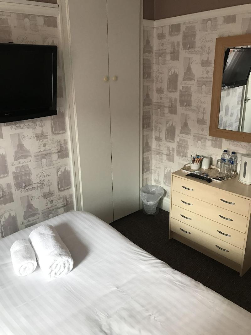 Queens Plaza Hotel image