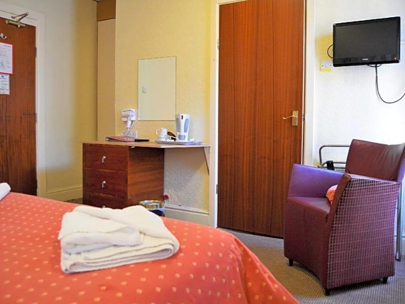 The Oak Lea Hotel image