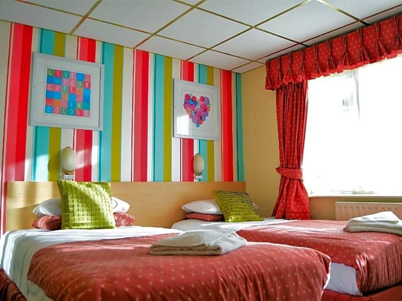 The Oak Lea Hotel image