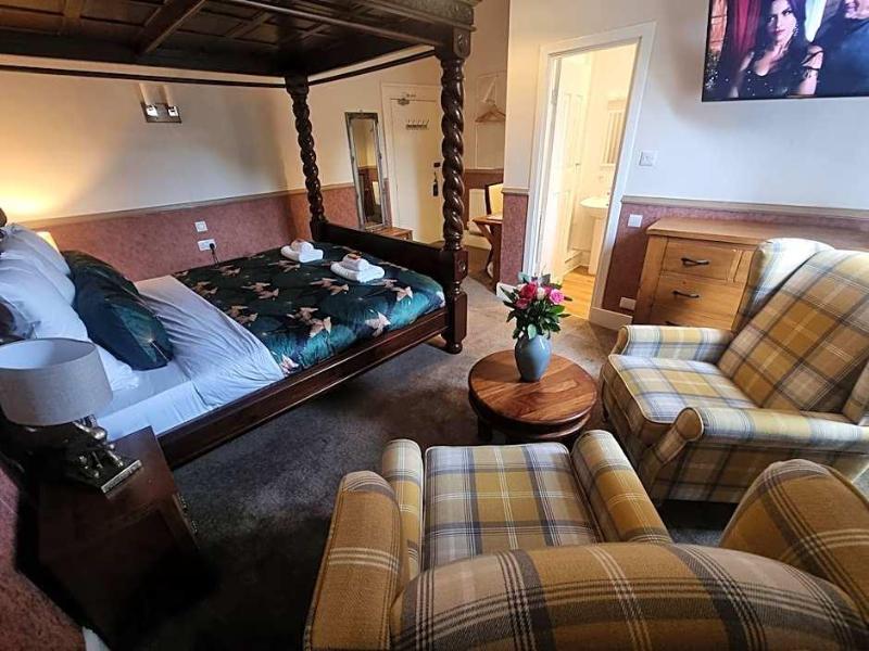 Roy Bridge Hotel image