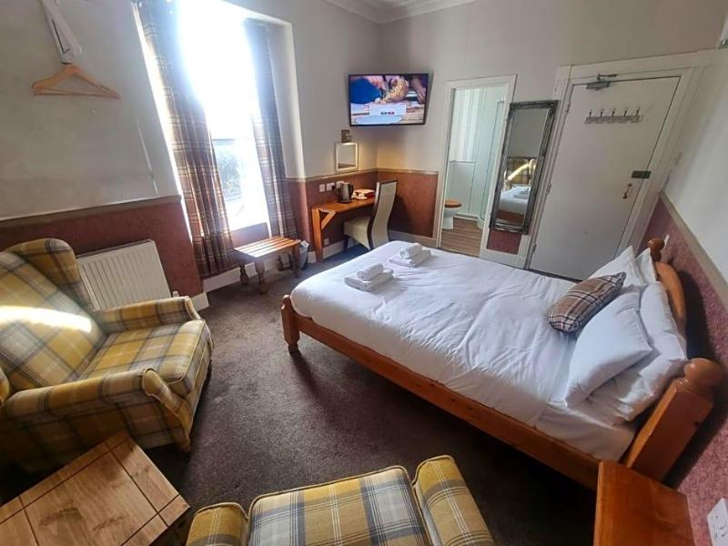 Roy Bridge Hotel image