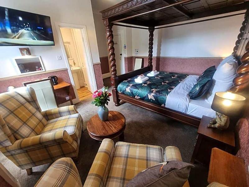 Roy Bridge Hotel image