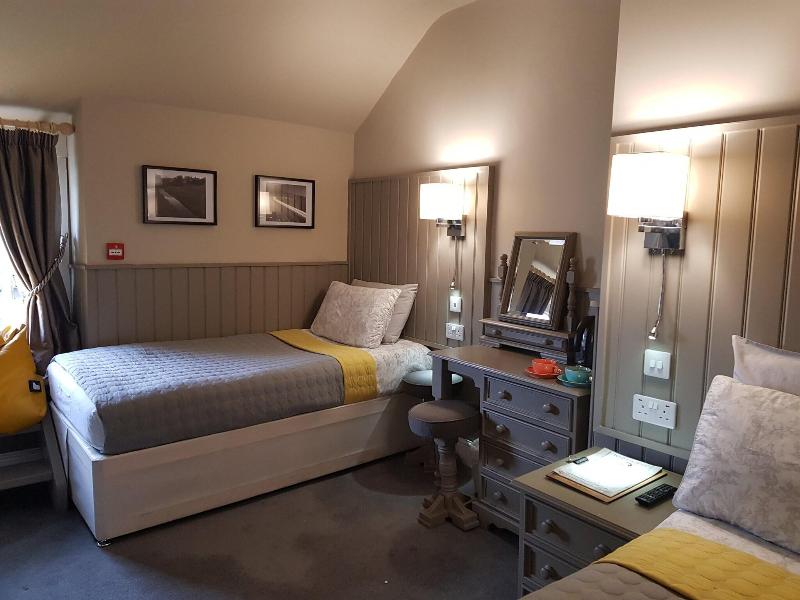Bull Hotel image
