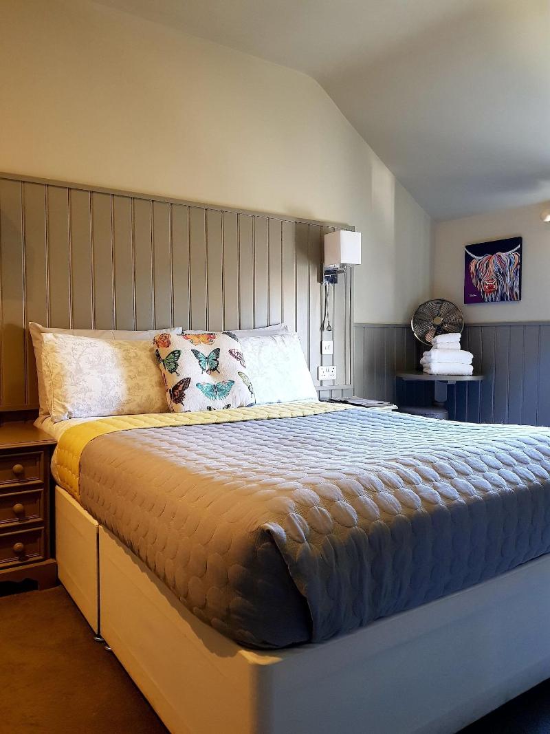 Bull Hotel image