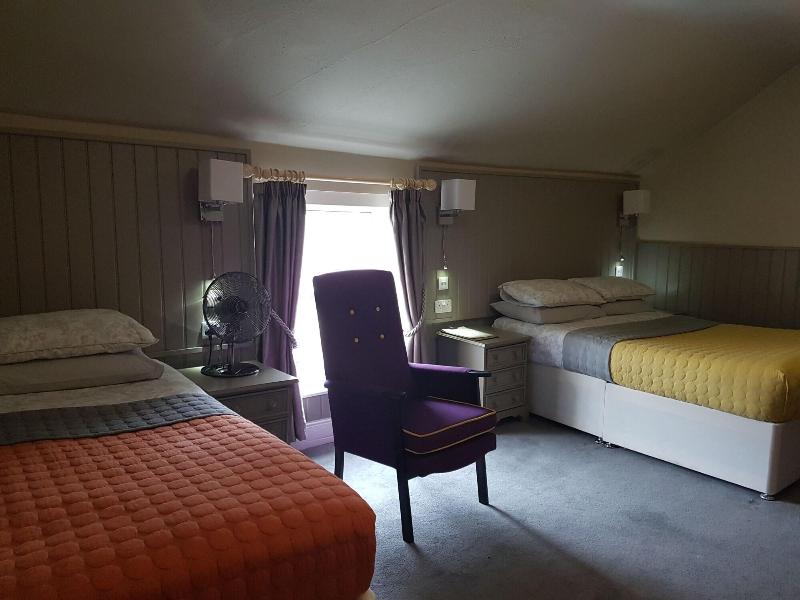 Bull Hotel image