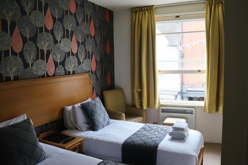 The George Inn image