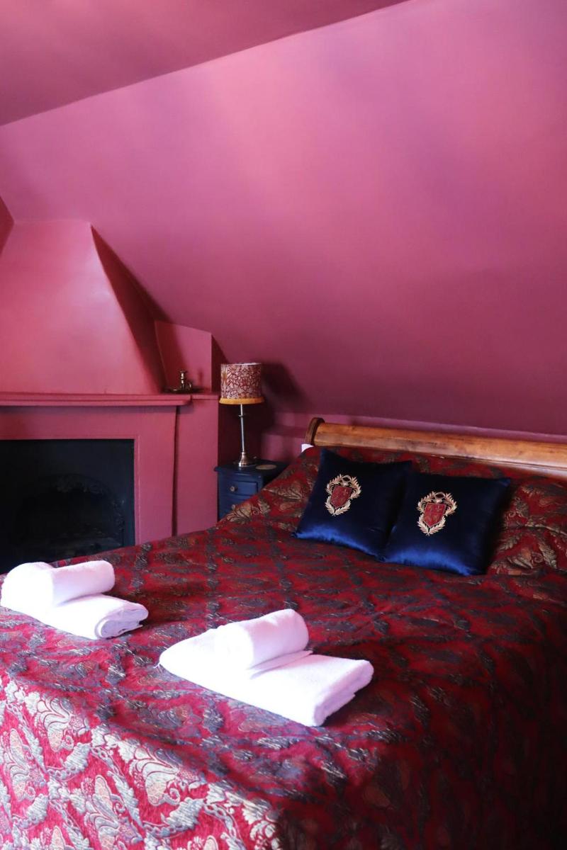 The George Inn image