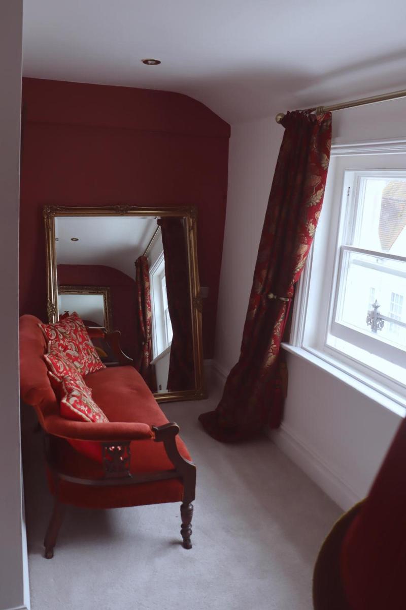 The George Inn image