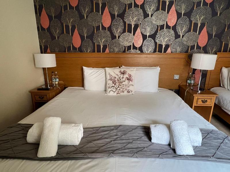 The George Inn image