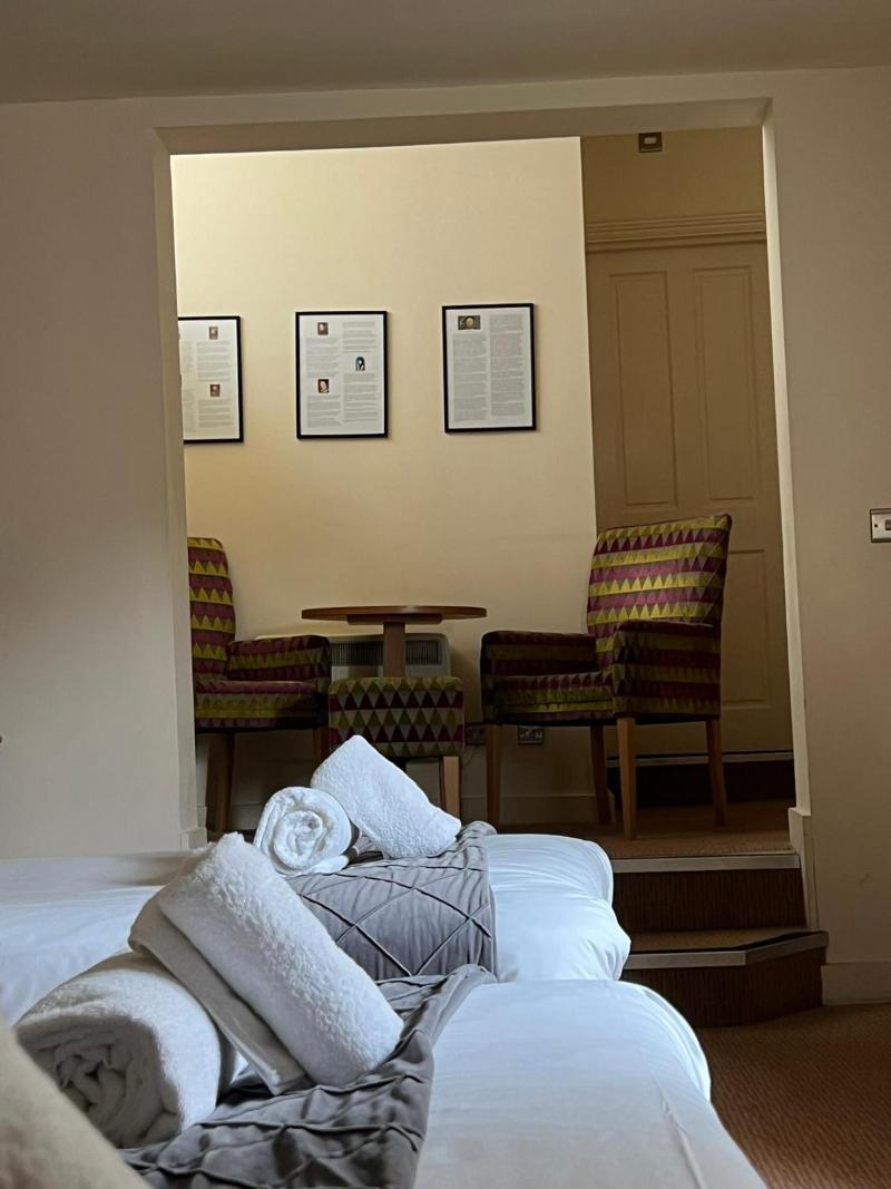 The George Inn image