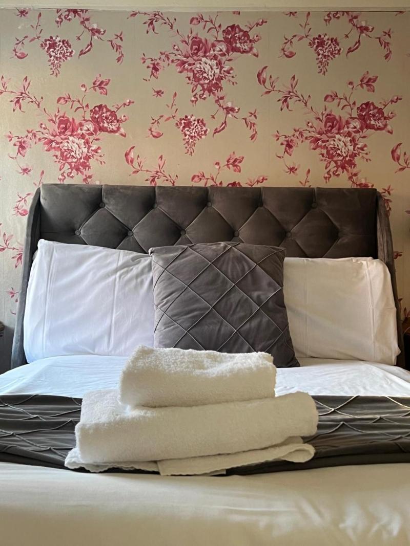 The George Inn image