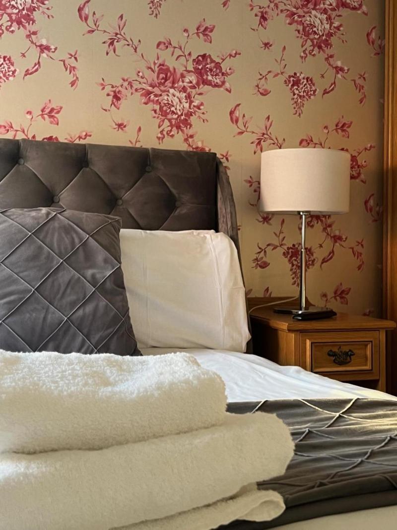 The George Inn image