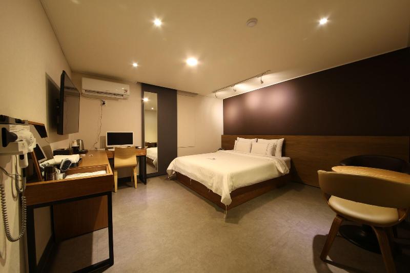 Winner Hotel image